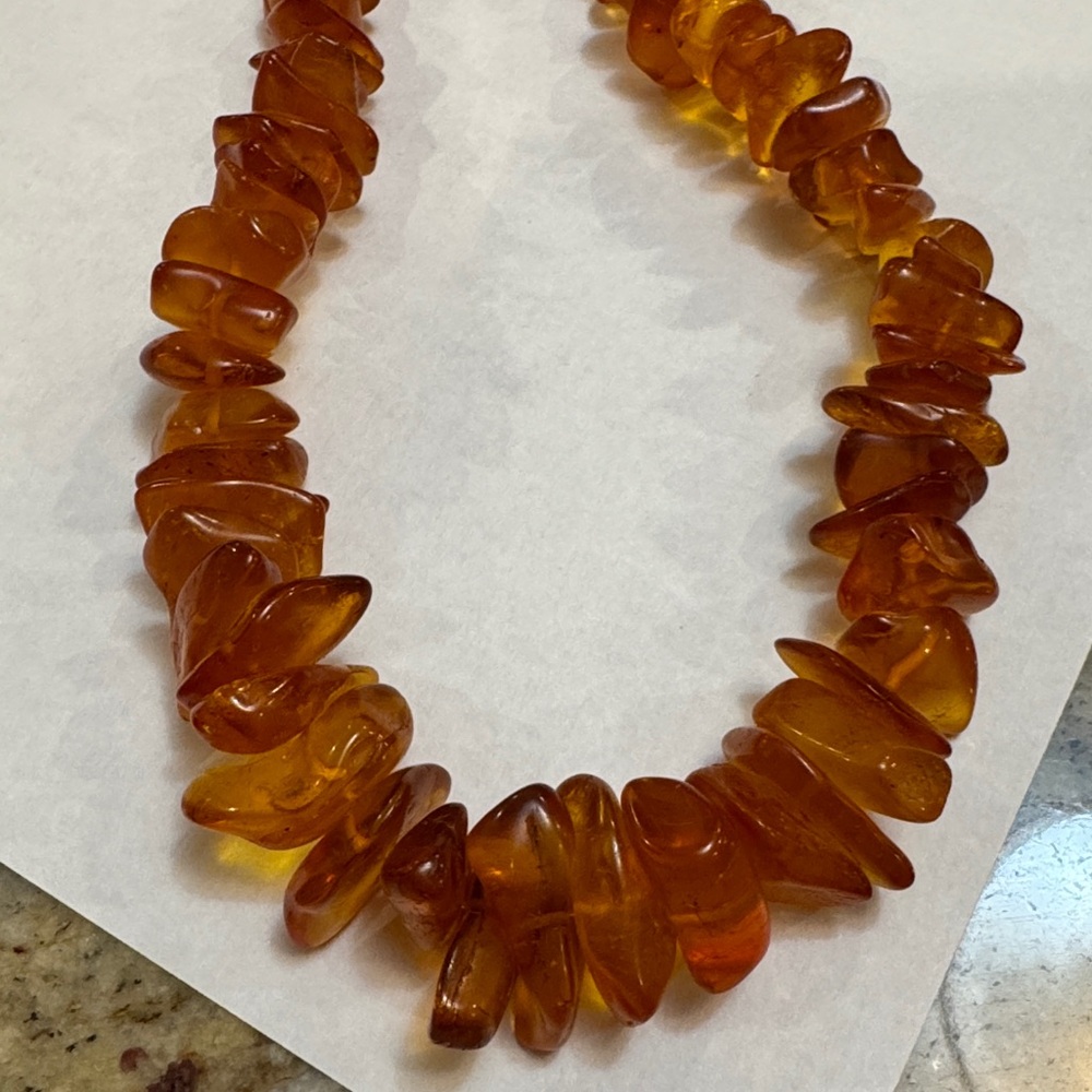 Vintage Amber Beaded Necklace. - Picture 2 of 3
